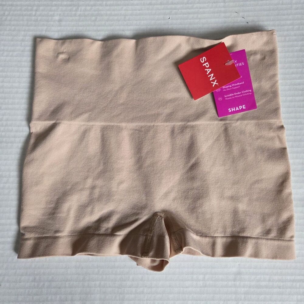 SPANX Women's Small Thinstincts 2.0 High Waisted Mid Thigh Girl Short Shorts
